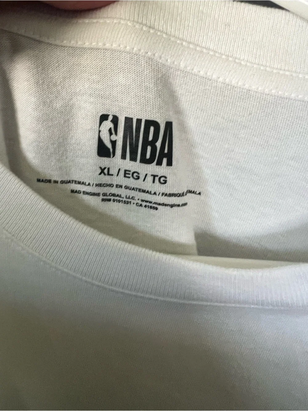 NBA White Crewneck Tee Charlotte Hornets - Picture 3 of 3